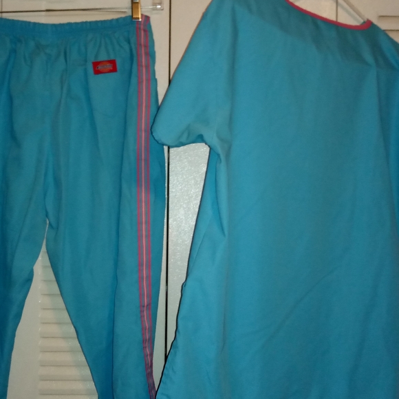 Blue 2 piece DICKIES Scrub Set (xs/m) - Picture 6 of 6